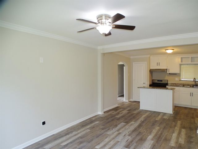 202 E Cober Drive, Grand Prairie, TX 75051
