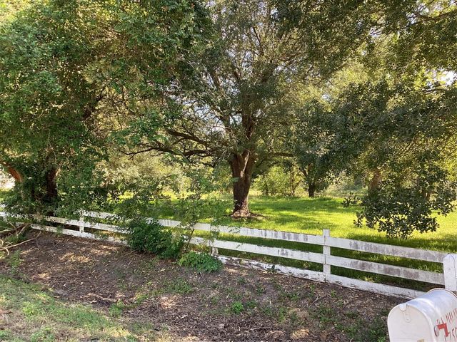 17503 Algoa Road, Alvin, TX 77511