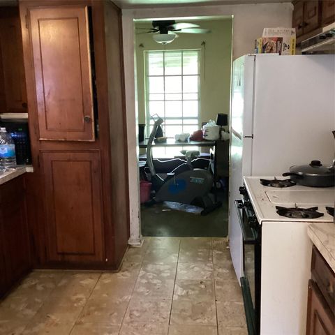 17503 Algoa Road, Alvin, TX 77511