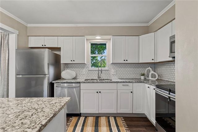 1608 E 151st Terrace, Olathe, KS 66062