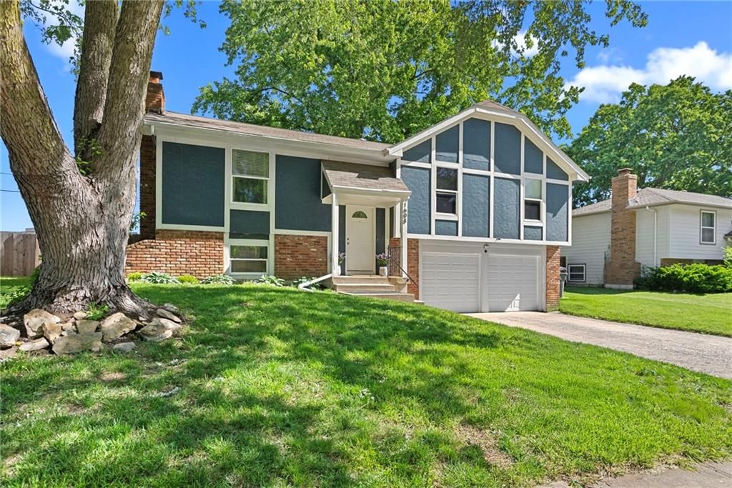 1608 E 151st Terrace, Olathe, KS 66062