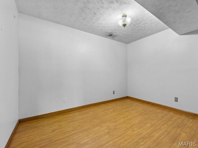 226 S 9th Street, East Alton, IL 62024