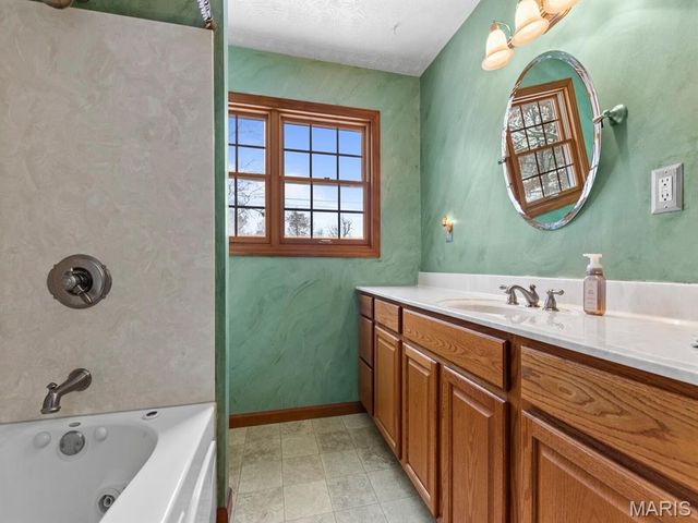 226 S 9th Street, East Alton, IL 62024