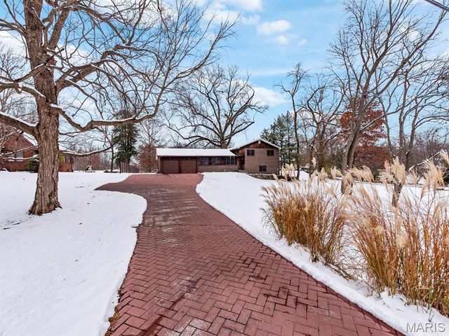 226 S 9th Street, East Alton, IL 62024