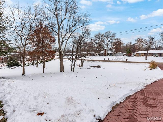 226 S 9th Street, East Alton, IL 62024