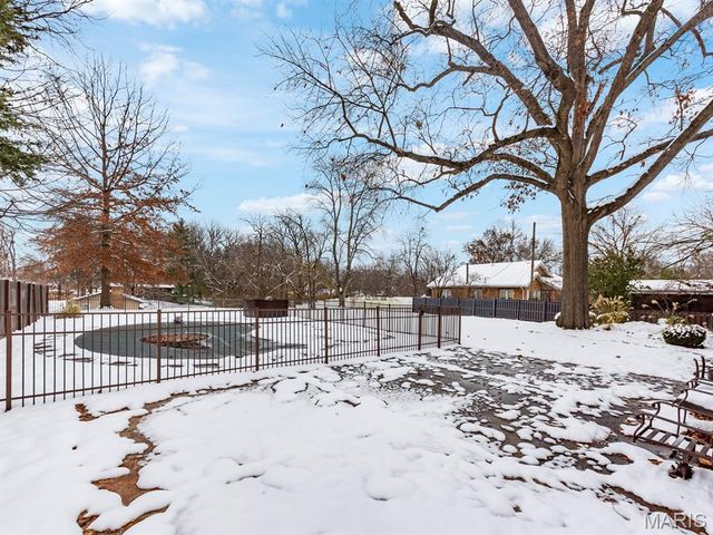 226 S 9th Street, East Alton, IL 62024