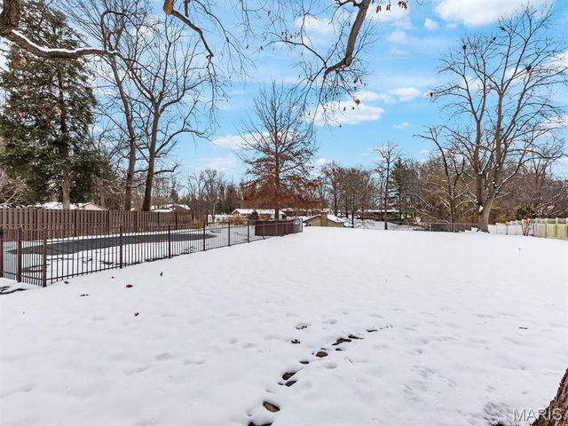 226 S 9th Street, East Alton, IL 62024