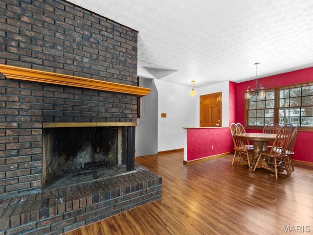 226 S 9th Street, East Alton, IL 62024