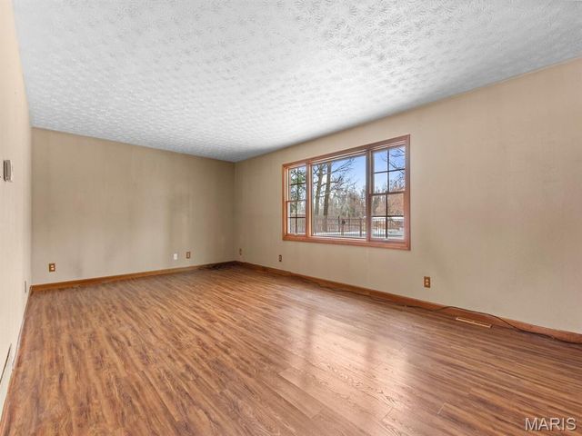 226 S 9th Street, East Alton, IL 62024