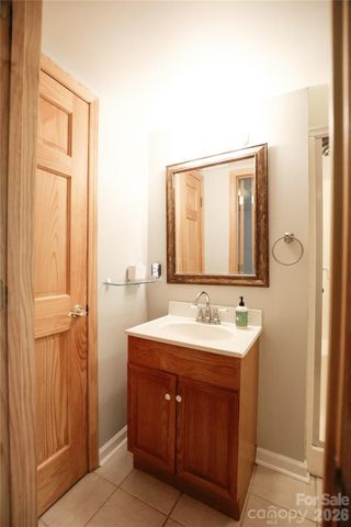 5516 Brookwood Lane, Hickory, NC 28602