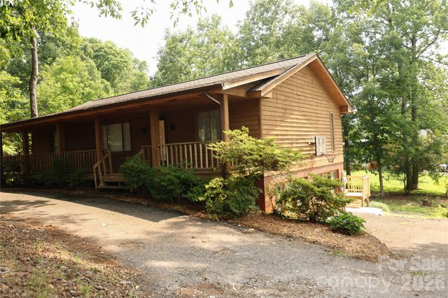 5516 Brookwood Lane, Hickory, NC 28602
