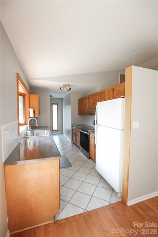 5516 Brookwood Lane, Hickory, NC 28602