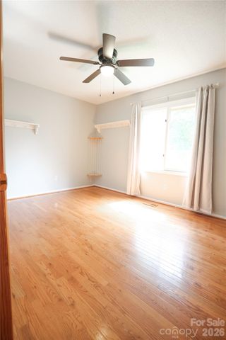 5516 Brookwood Lane, Hickory, NC 28602