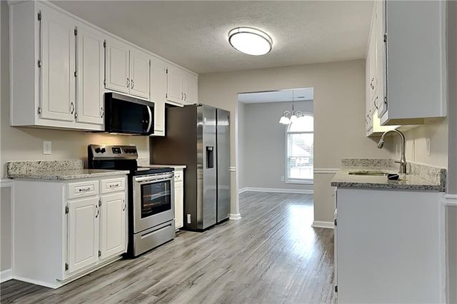 1550 Twin Manor Drive, Loganville, GA 30052