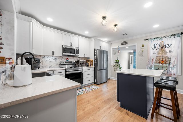 24 Calle De Elvira B, Freehold, NJ 07728