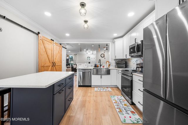 24 Calle De Elvira B, Freehold, NJ 07728