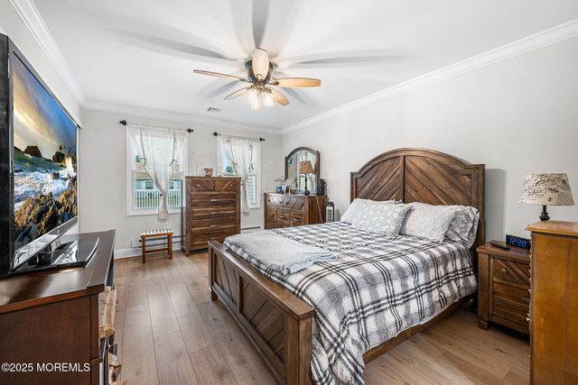 24 Calle De Elvira B, Freehold, NJ 07728