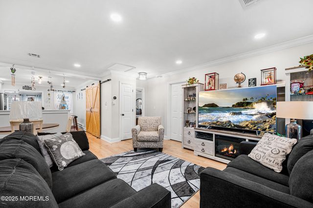 24 Calle De Elvira B, Freehold, NJ 07728