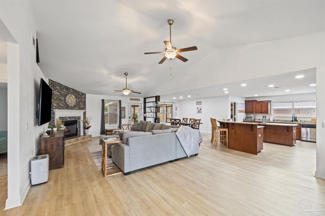 1509 Woodlawn Way, Gulf Breeze, FL 32563