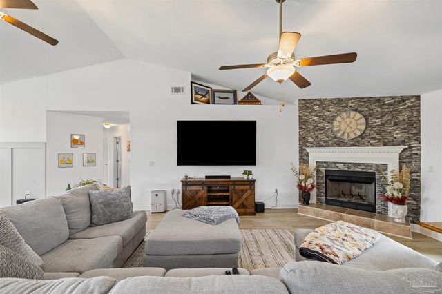 1509 Woodlawn Way, Gulf Breeze, FL 32563