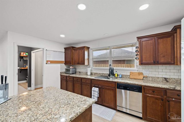 1509 Woodlawn Way, Gulf Breeze, FL 32563