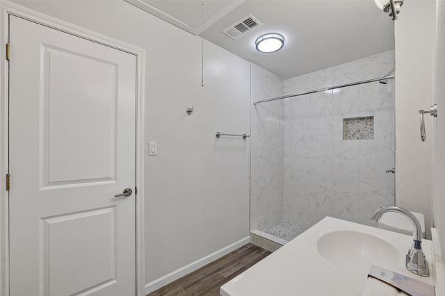 924 Nolte Drive, Dallas, TX 75208