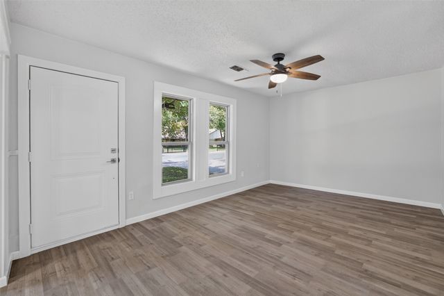 924 Nolte Drive, Dallas, TX 75208