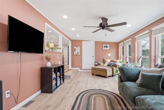 3224 S Oswego Avenue, Tulsa, OK 74135