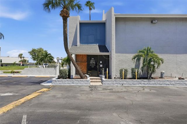 175 MEDALLION BOULEVARD F, Madeira Beach, FL 33708