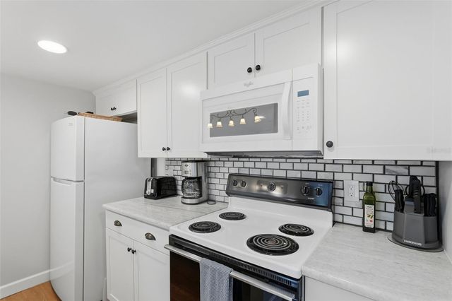 175 MEDALLION BOULEVARD F, Madeira Beach, FL 33708