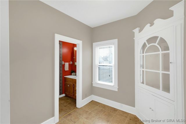 613 W Spring Street, New Albany, IN 47150