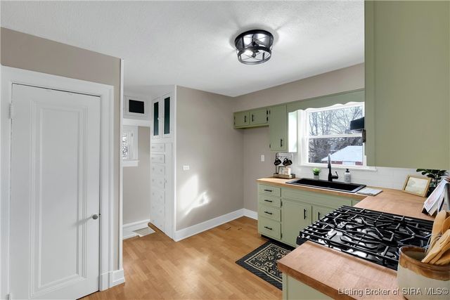 613 W Spring Street, New Albany, IN 47150