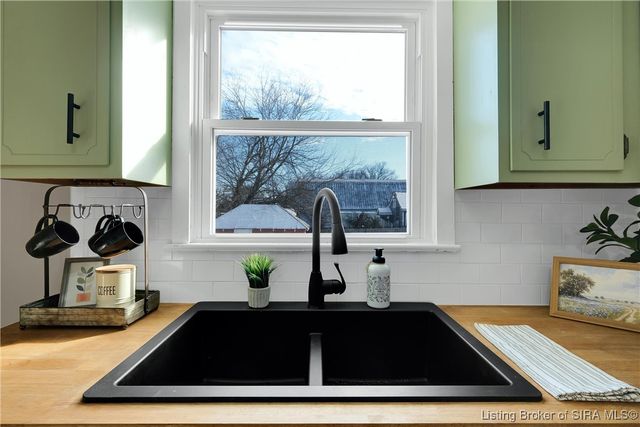 613 W Spring Street, New Albany, IN 47150