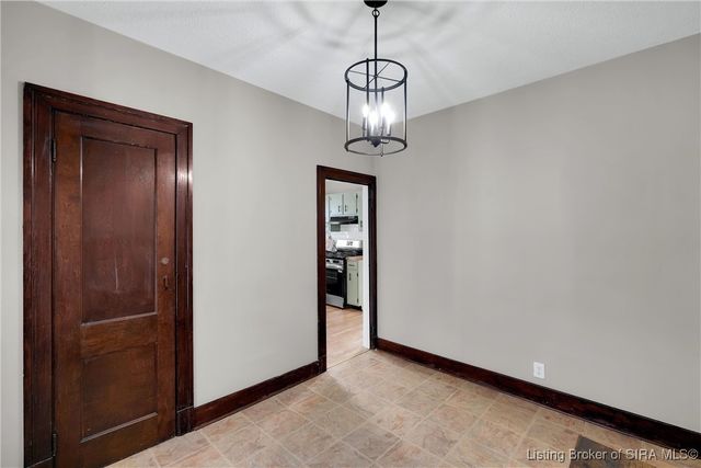 613 W Spring Street, New Albany, IN 47150