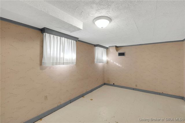 613 W Spring Street, New Albany, IN 47150