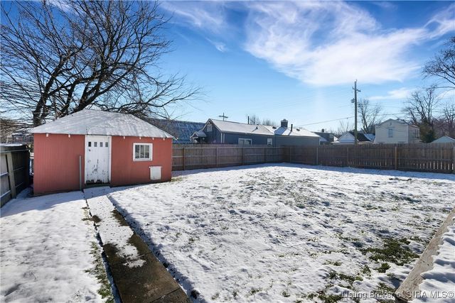 613 W Spring Street, New Albany, IN 47150