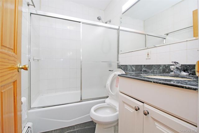 14218 S 38th Avenue 7D, Flushing, NY 11354