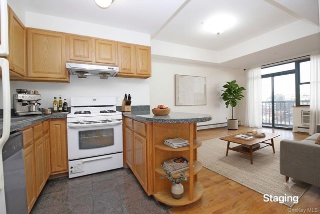14218 S 38th Avenue 7D, Flushing, NY 11354
