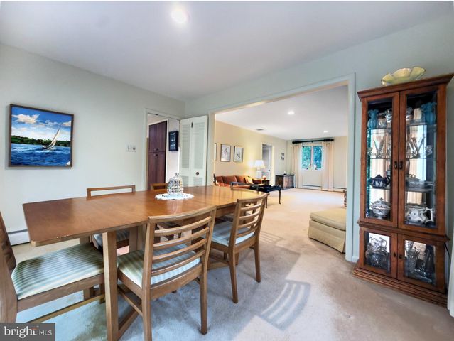 1717 HAMILTON DR, Valley Forge, PA 19481