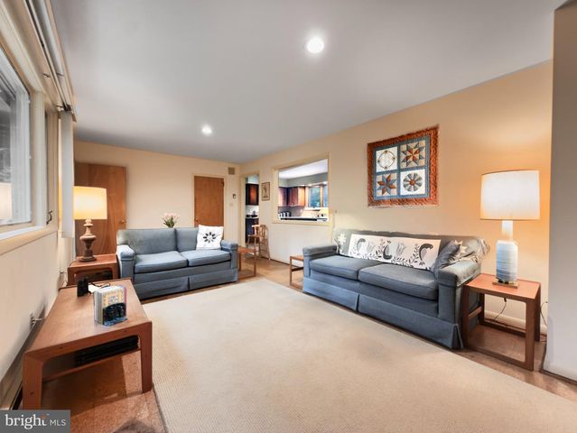 1717 HAMILTON DR, Valley Forge, PA 19481