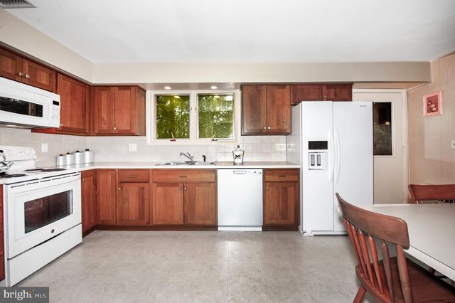 1717 HAMILTON DR, Valley Forge, PA 19481