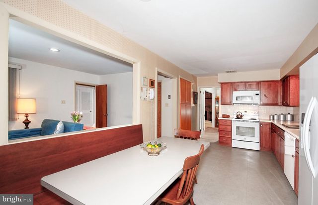 1717 HAMILTON DR, Valley Forge, PA 19481