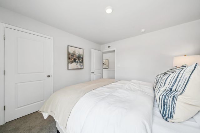 561 SUMMERCREST AVE, Waynesboro, VA 22980