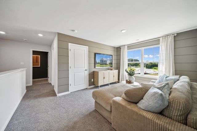 561 SUMMERCREST AVE, Waynesboro, VA 22980