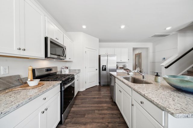 561 SUMMERCREST AVE, Waynesboro, VA 22980