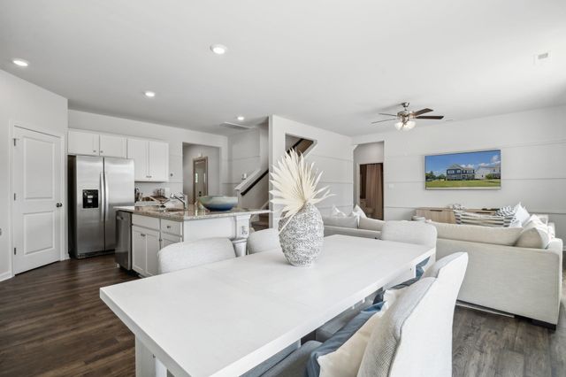 561 SUMMERCREST AVE, Waynesboro, VA 22980