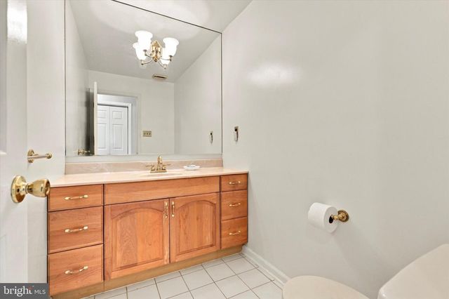 201 HEMLOCK CIR, North Wales, PA 19454