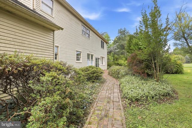 201 HEMLOCK CIR, North Wales, PA 19454