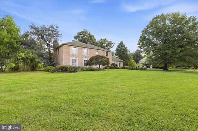 201 HEMLOCK CIR, North Wales, PA 19454