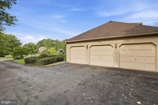 201 HEMLOCK CIR, North Wales, PA 19454